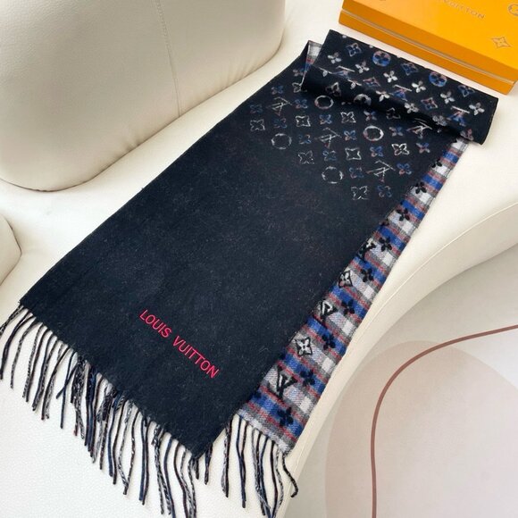 Louis Vuitton Monogram Scarf (M71346) - Picture 3 of 5